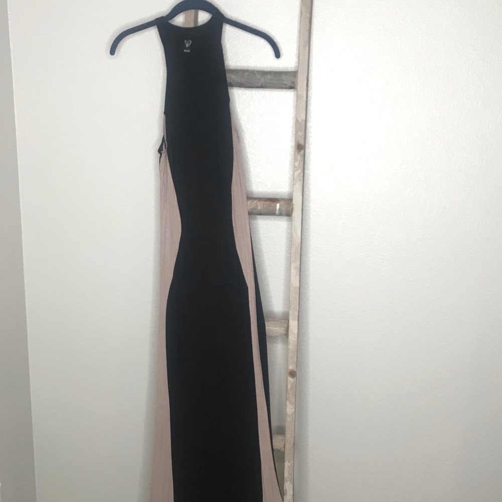 Hour glass form fitting dress